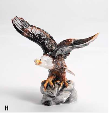 Ørn - porcelænsfigur 30 cm set fra en anden vinkel