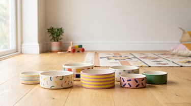 GiftCompany madskåle stillet frem på et dækket bord