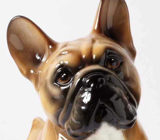 Fransk bulldog Toiletbørsteholder - porcelænsfigur set fra en anden vinkel