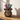 Vildsvins vase / blyantholder fra Quail – stillet op som blikfang i hjemmet