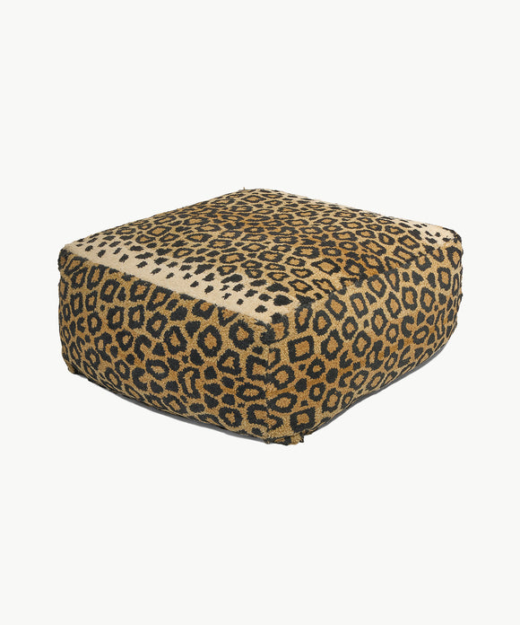 Stor leopard puf fra Doing Goods - unik boligindretning